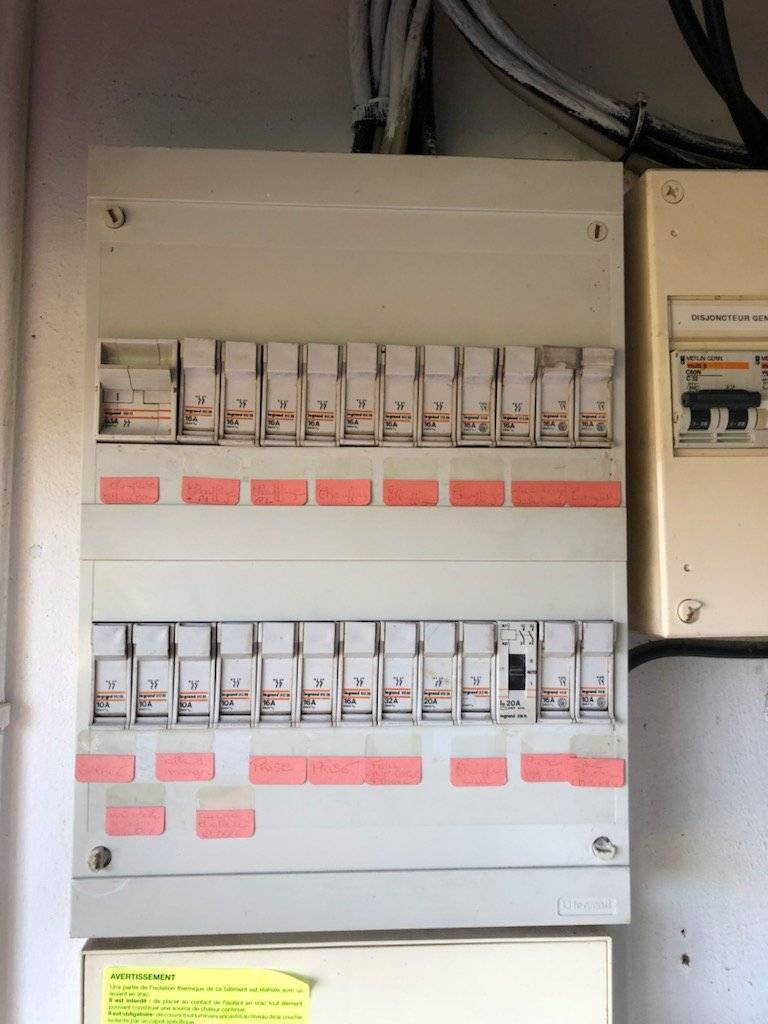 LES RÉALISATIONS DE SAS R.2.E À TELOCHÉ4